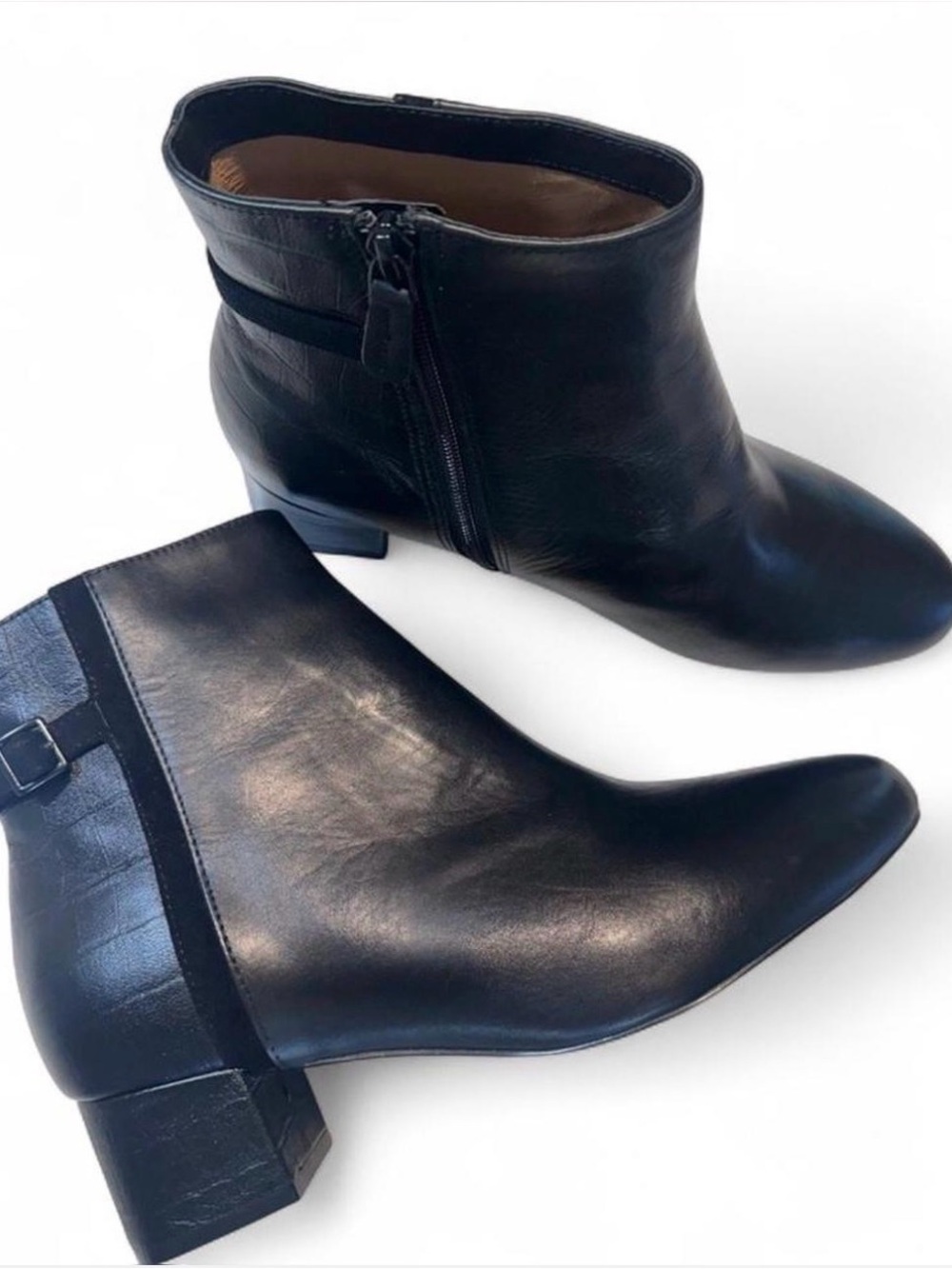 Johnston & Murphy Black Sienna Belted Women's Ankle Boots NWOB soft leather 10